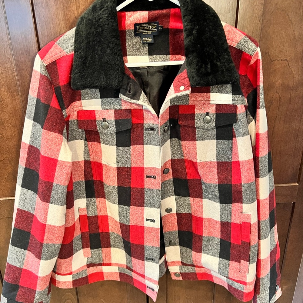 Pendleton Wool Plaid Women's Jacket with Black Collar